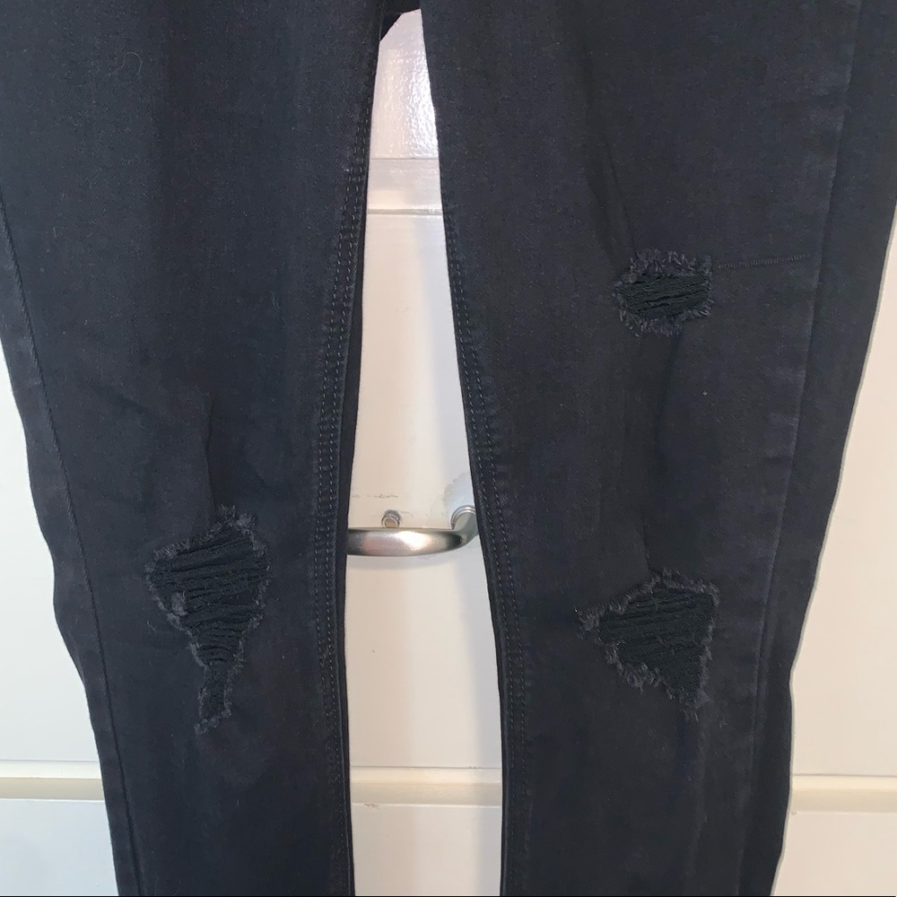 BLACK JEANS. RIPPED. - Picture 3 of 4